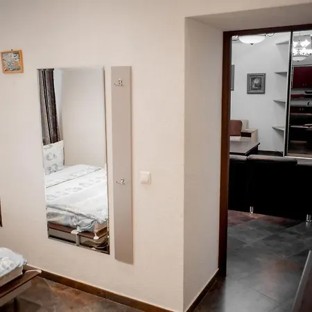 On Volodarskogo 7 *
